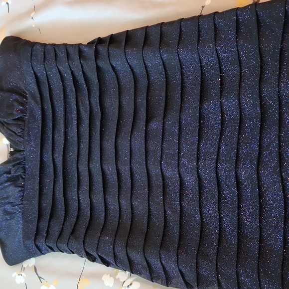 Sparkley Bodycon Dress - Picture 5 of 8